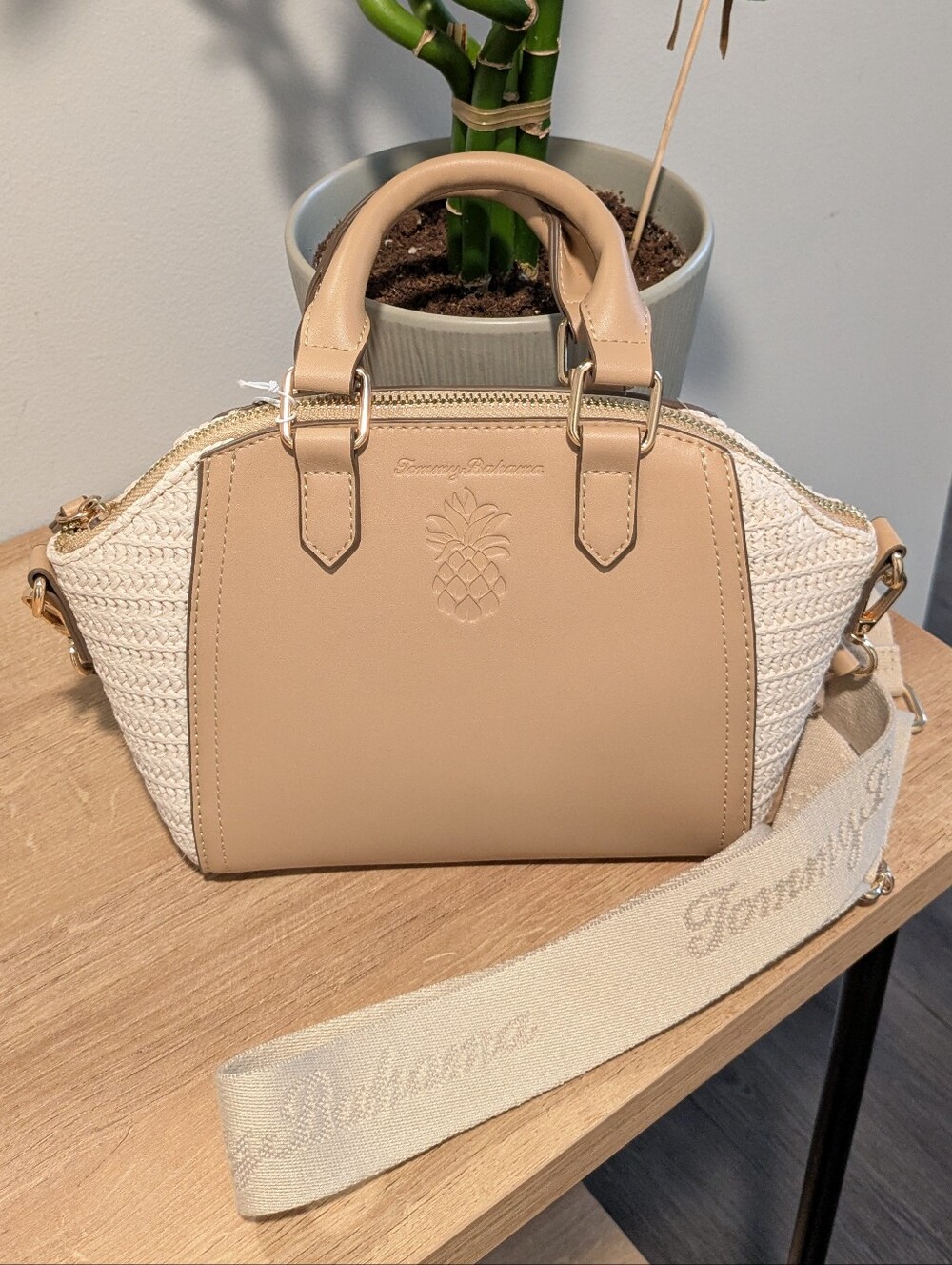 Tommy Bahama Raffia Mini Satchel Crossbody Bag Tan Pineapple Logo NWT - Picture 1 of 8